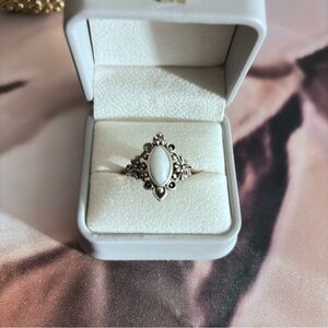 Elegant Silver and White Women's Ring Size 8.5